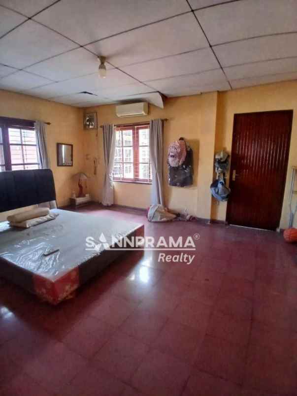 rumah hook paseban salemba jakpus imelin