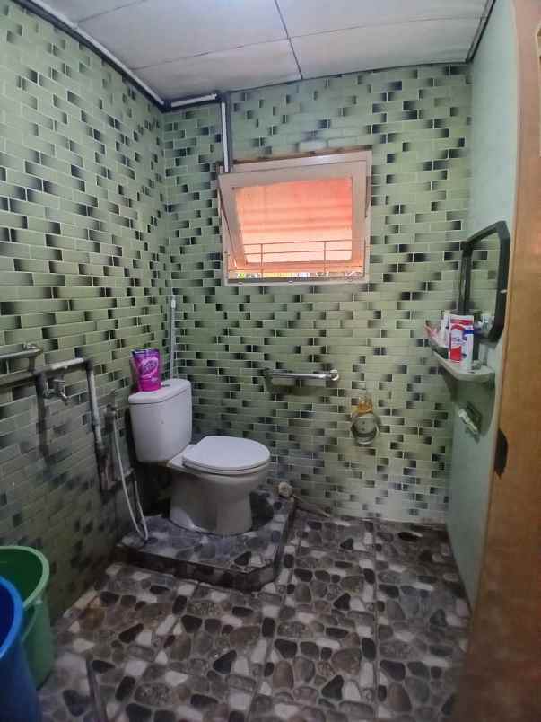 rumah hook terawat di salemba tengah jakarta pusat