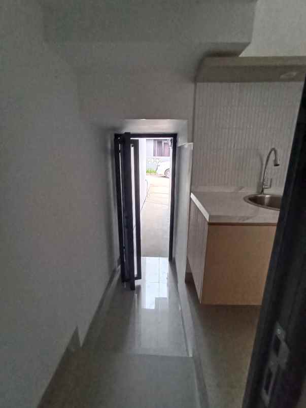 rumah jl kampung rawabarat