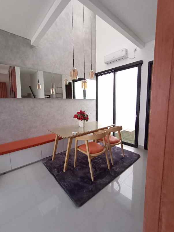 rumah jl kampung rawabarat