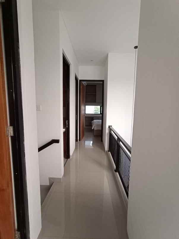 rumah jl kampung rawabarat