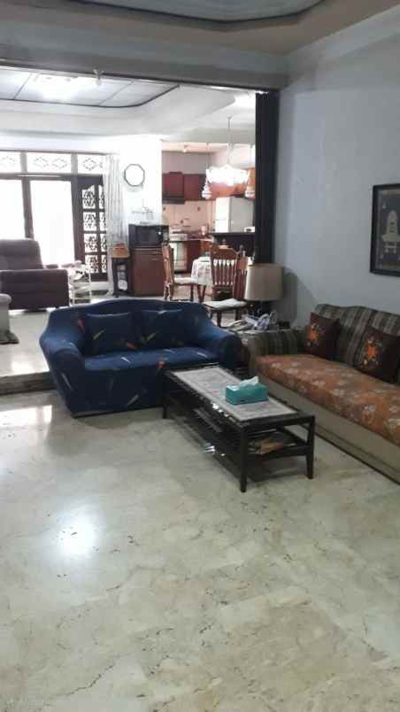 rumah jl kutai dekat raya darmo strategis pusat kota