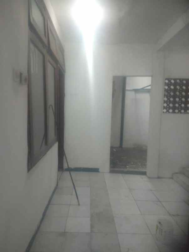 rumah kepatihan gresik menganti lebar 8