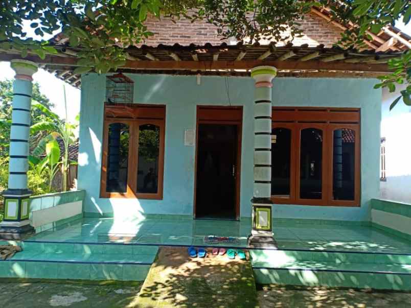 rumah kerjo karanganyar telp wa