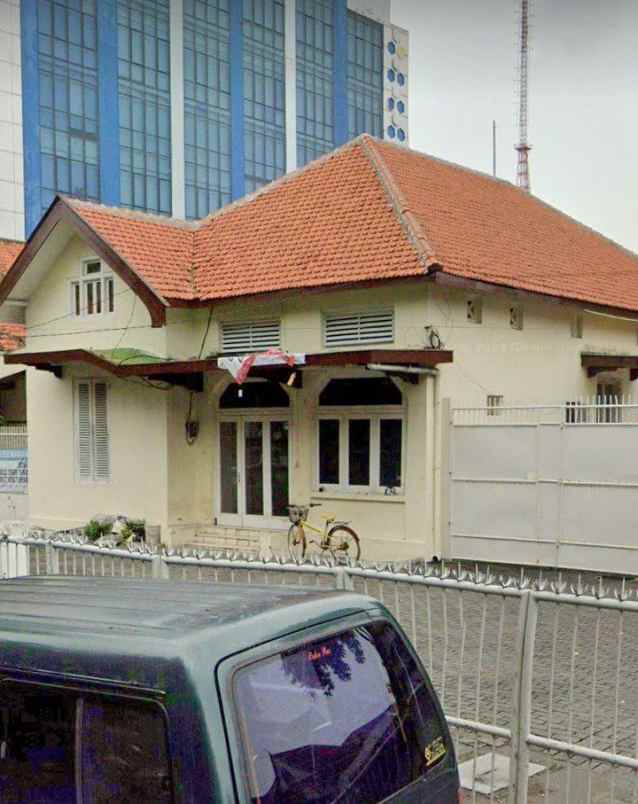 rumah kuno jl nias strategis ada lahan parkir