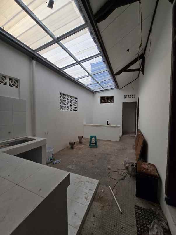 rumah lama cocok untuk kosan di cempaka putih jakpus