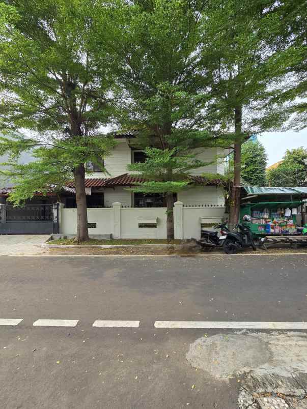 rumah lama cocok untuk kosan di cempaka putih jakpus