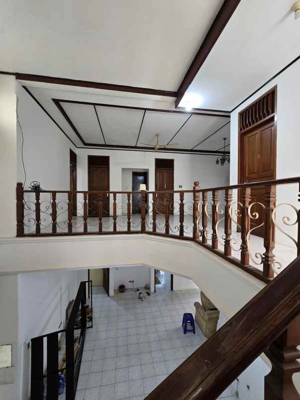 rumah lama cocok untuk kosan di cempaka putih jakpus