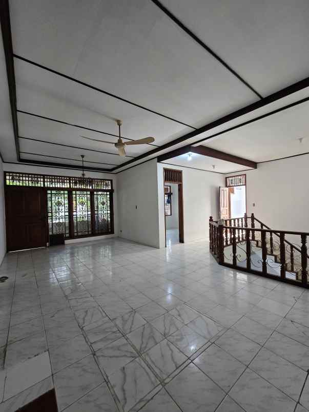 rumah lama cocok untuk kosan di cempaka putih jakpus