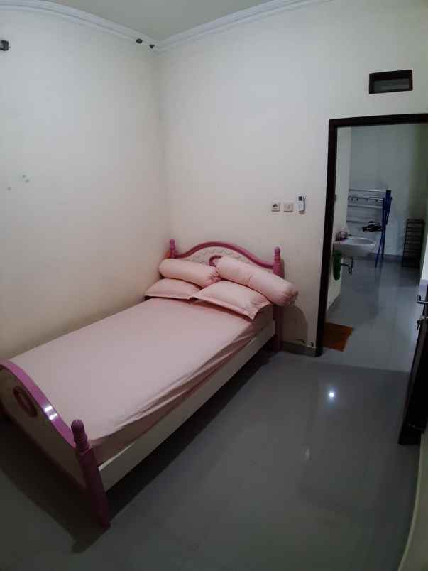 rumah luas full furnished lokasi strategis di ngaglik
