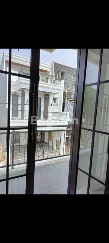 rumah manis modern nan minimalis di jl kahfi jagakarsa