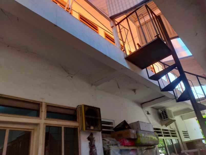 rumah manyar indah 2 lantai