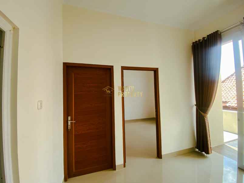 rumah mewah 2 lantai di lingkungan nyaman purwomartani