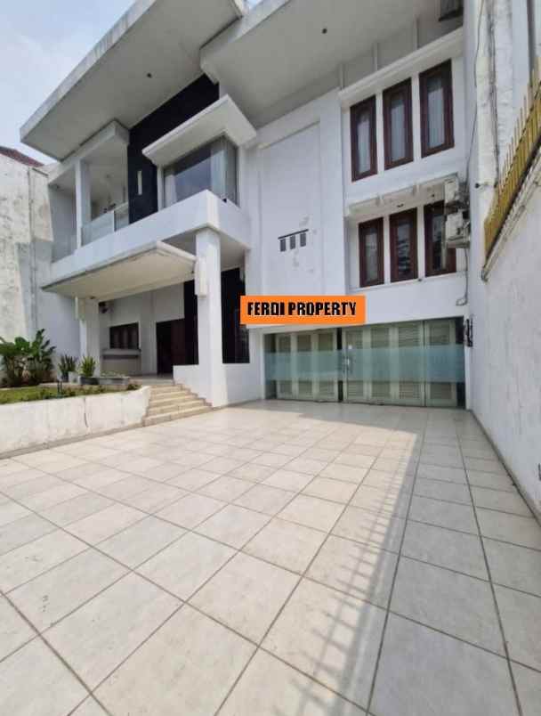 rumah mewah 3 lantai bulevard kota wisata cibubur