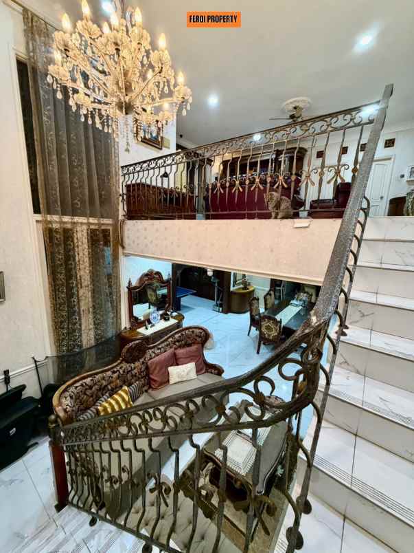 rumah mewah 3 lantai siap huni puri sriwedari cibubur