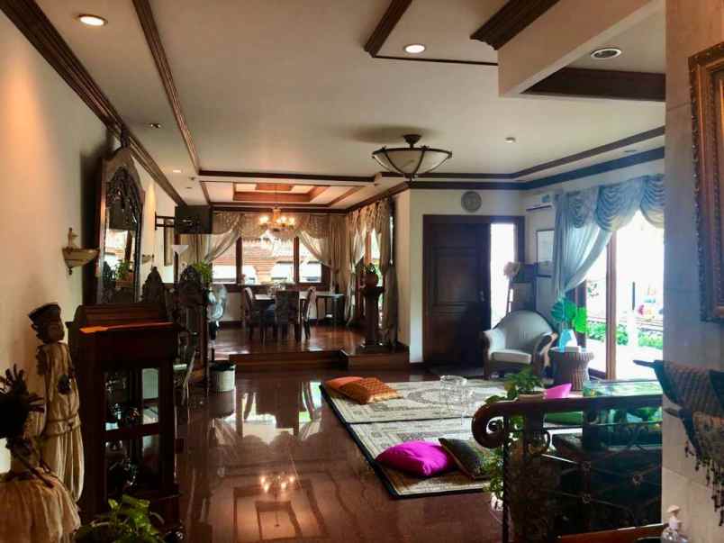 rumah mewah di jln ampera cilandak jakarta selatan