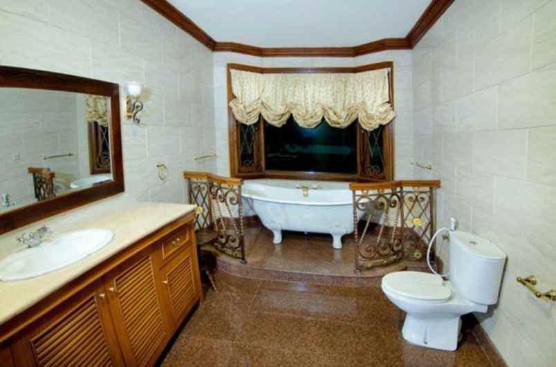 rumah mewah di jln ampera cilandak jakarta selatan