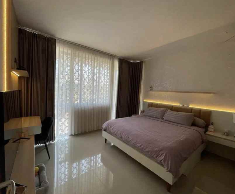 rumah mewah di komplek alam galaxy water terrace