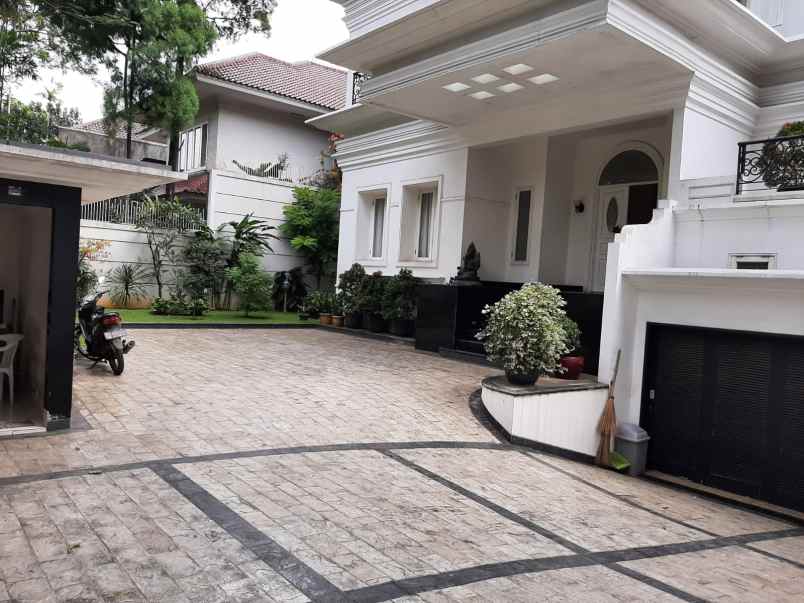 rumah mewah di wilayah senayan jakarta selatam