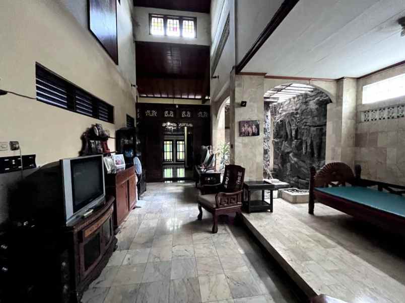 rumah mewah dijual murah di baciro dekat lempuyangan