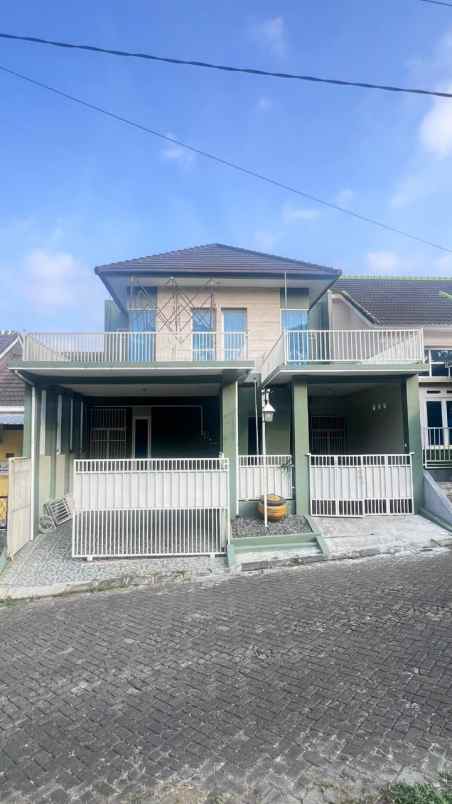 rumah mewah siap huni 2 lantai lokasi tidar