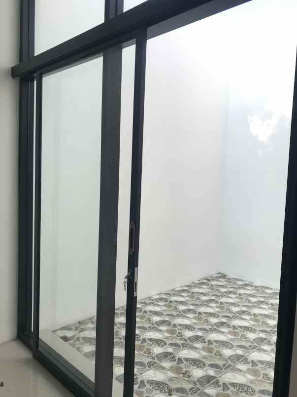 rumah minimalis modern dekat bandara abd saleh