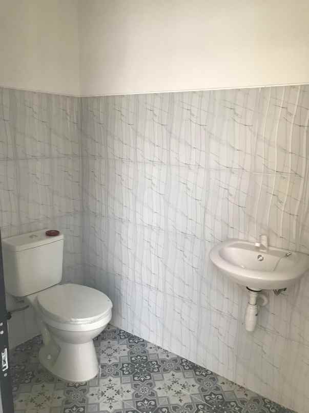 rumah minimalis modern dekat bandara abd saleh