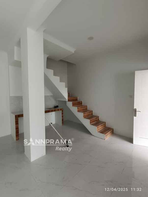 rumah minimalis murah 2 lantai di kramat jati jak tim