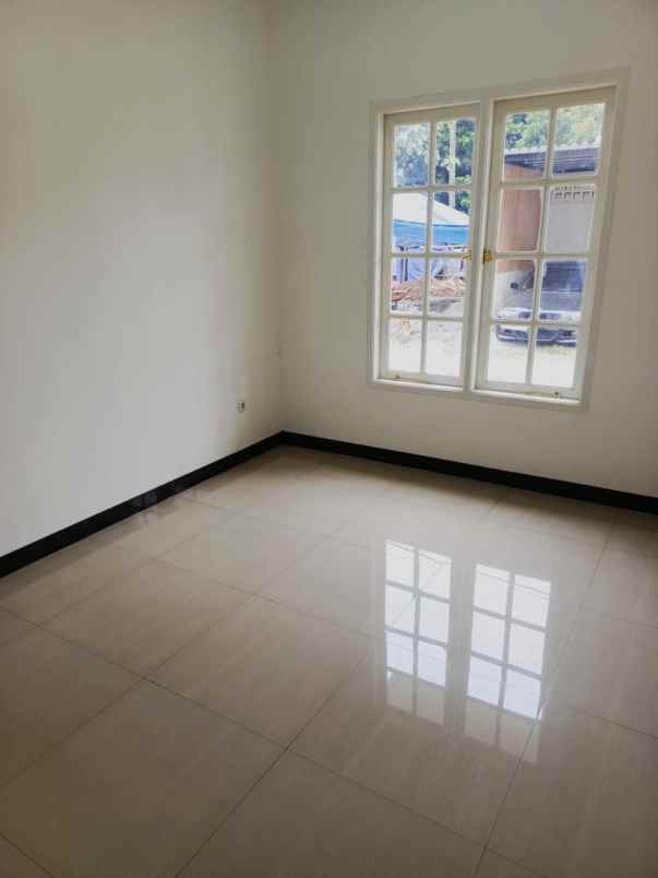 rumah modern klasik di kebagusan pasar minggu jaksel