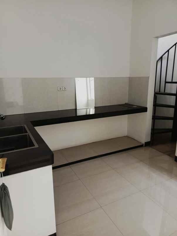 rumah modern klasik di kebagusan pasar minggu jaksel