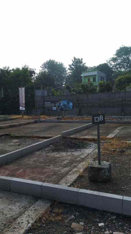 rumah modern minimalis dekat stasiun lrt ciracas