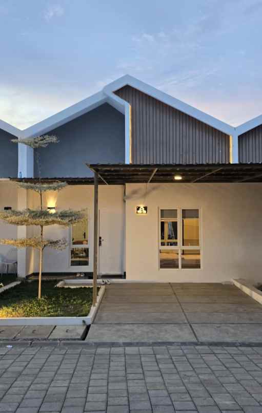 rumah modern minimalis lokasi di barombong