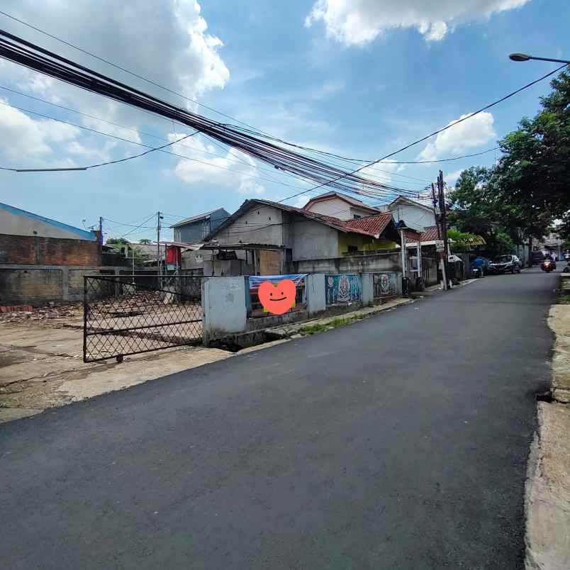 rumah modern tropis di mampang depok