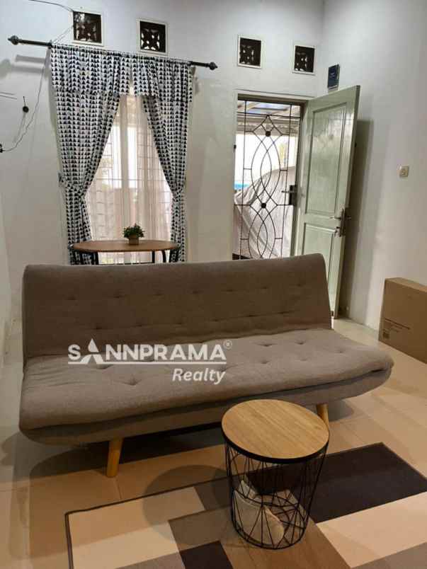 rumah pojok di kav dpr serua bojongsari depok ash