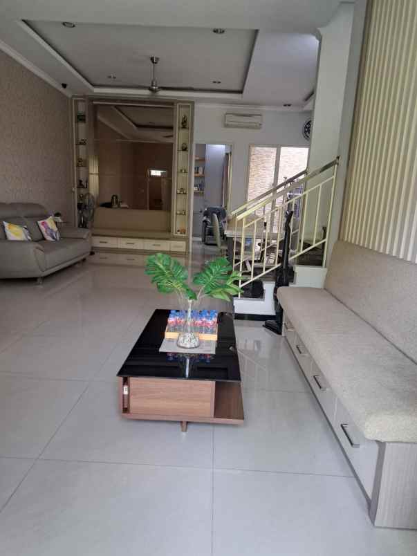 rumah san antonio row jalan 3 mobil