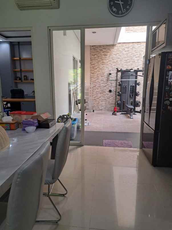 rumah san antonio row jalan 3 mobil