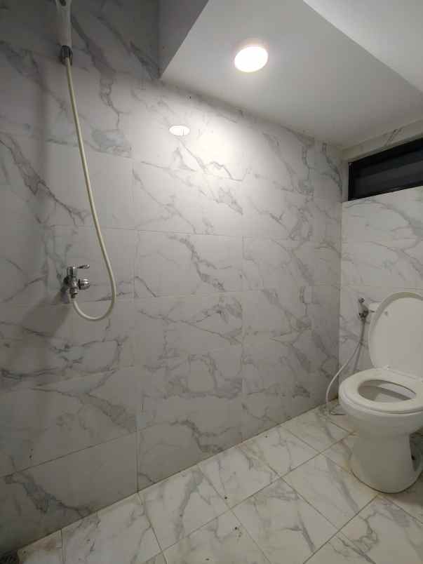 rumah second dalam cluster di cilangkap jaktim