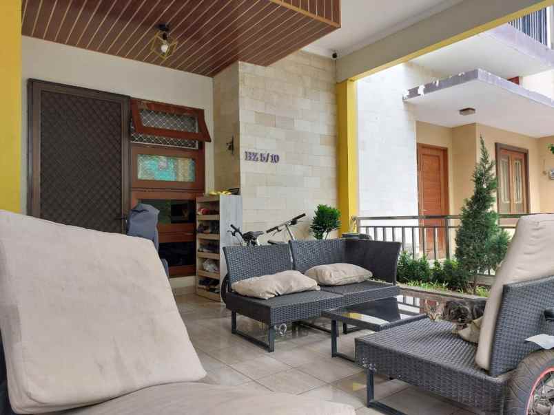 rumah second dalam cluster di harapan indah bekasi