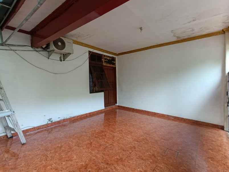 rumah second hook di bukit novo pancoran mas depok