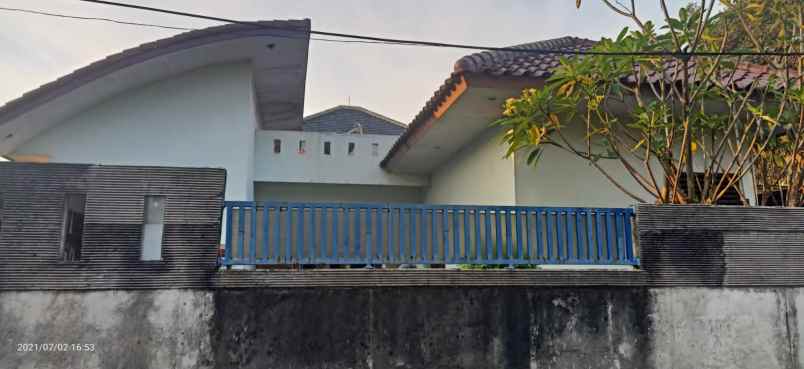 rumah second lahan luas di gandul depok