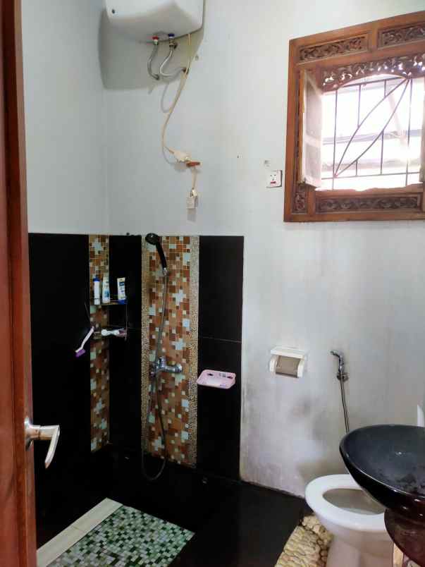 rumah second lahan luas di gandul depok