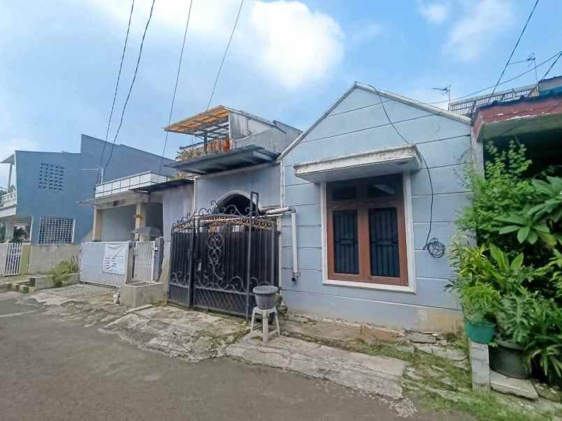 rumah second strategis di permata depok