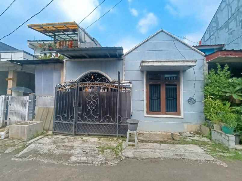rumah second strategis di permata depok