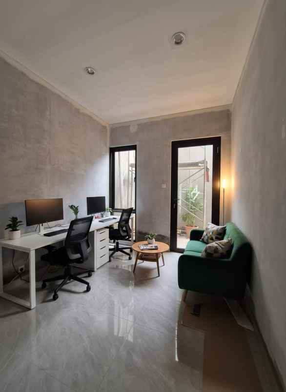 rumah secondary 2 lantai di rawamangun jaktim