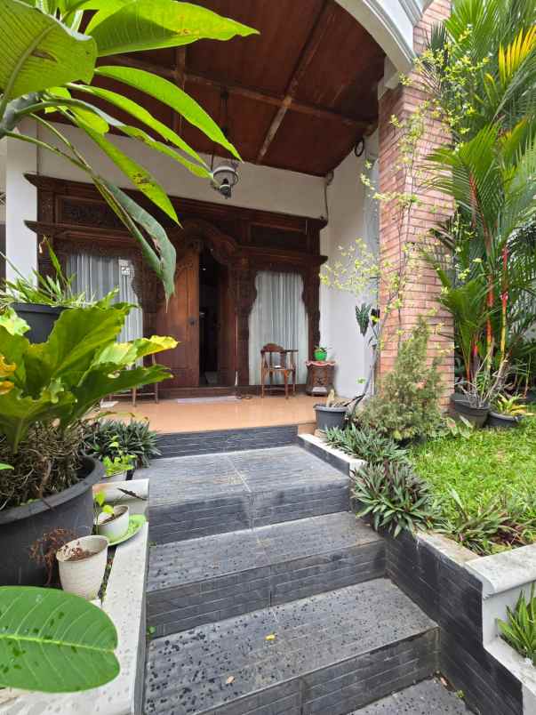 rumah secondary dalam townhouse di pondok bambu