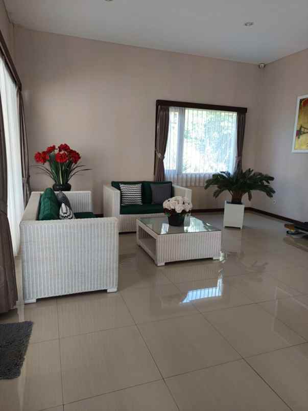 rumah serasa villa view kota bandung di bojongkoneng