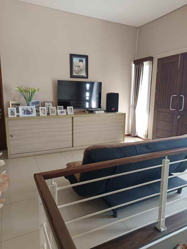 rumah serasa villa view kota bandung di bojongkoneng