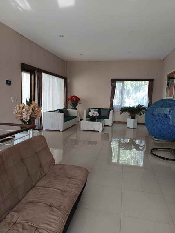 rumah serasa villa view kota bandung di bojongkoneng