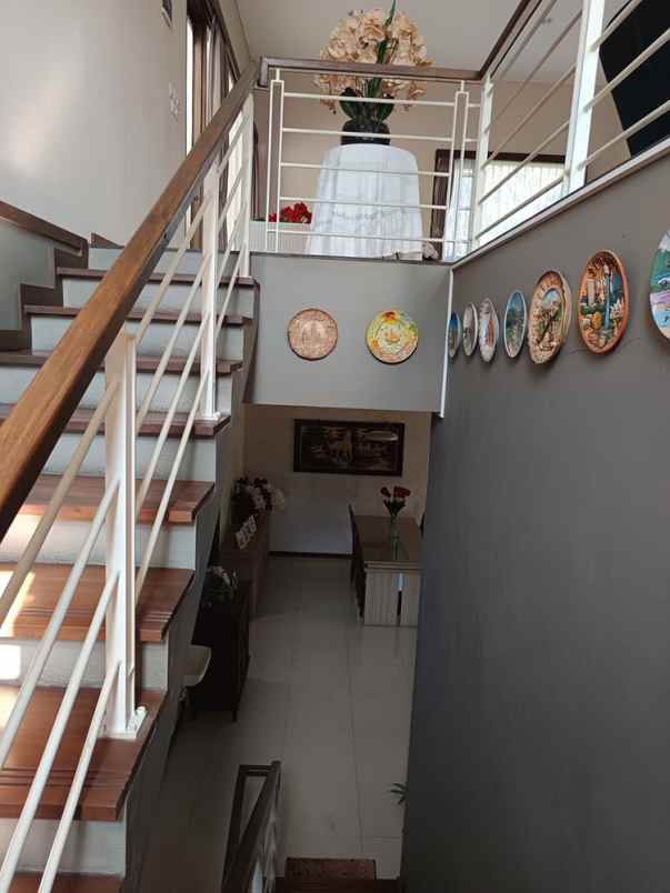 rumah serasa villa view kota bandung di bojongkoneng