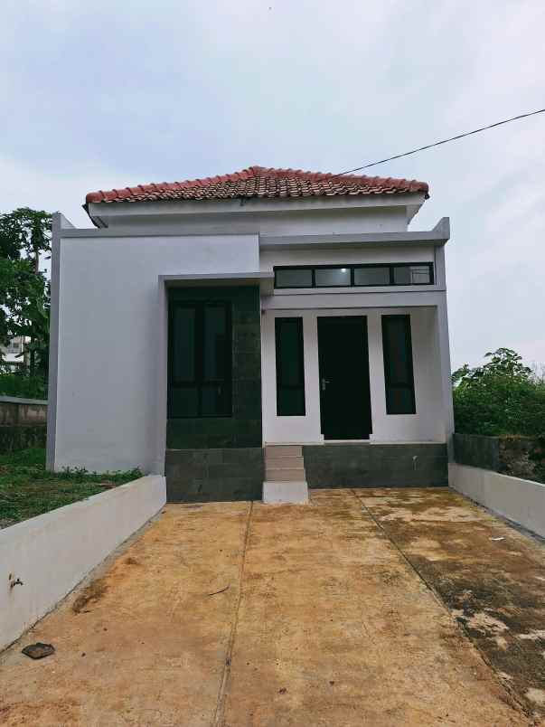 rumah siap huni bebas banjir di pinggiran kota bandung
